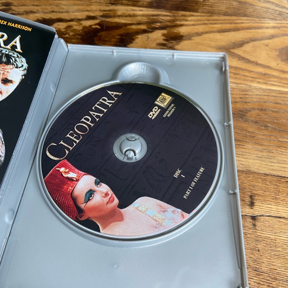 Cleopatra - Picture 3 of 6